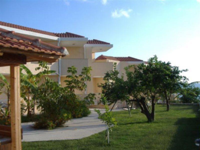 Christina Studios Лурдата Экстерьер фото